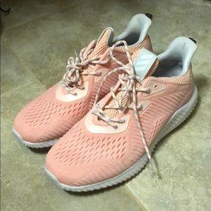 NWOT Women’s Adidas Alphabounce 9.5